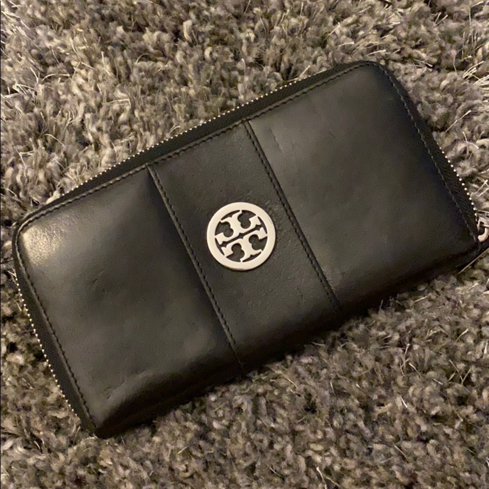 Tory Burch wallet